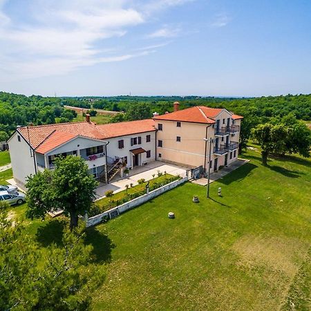 Lovely House Lindi In Πόρετς Εξωτερικό φωτογραφία