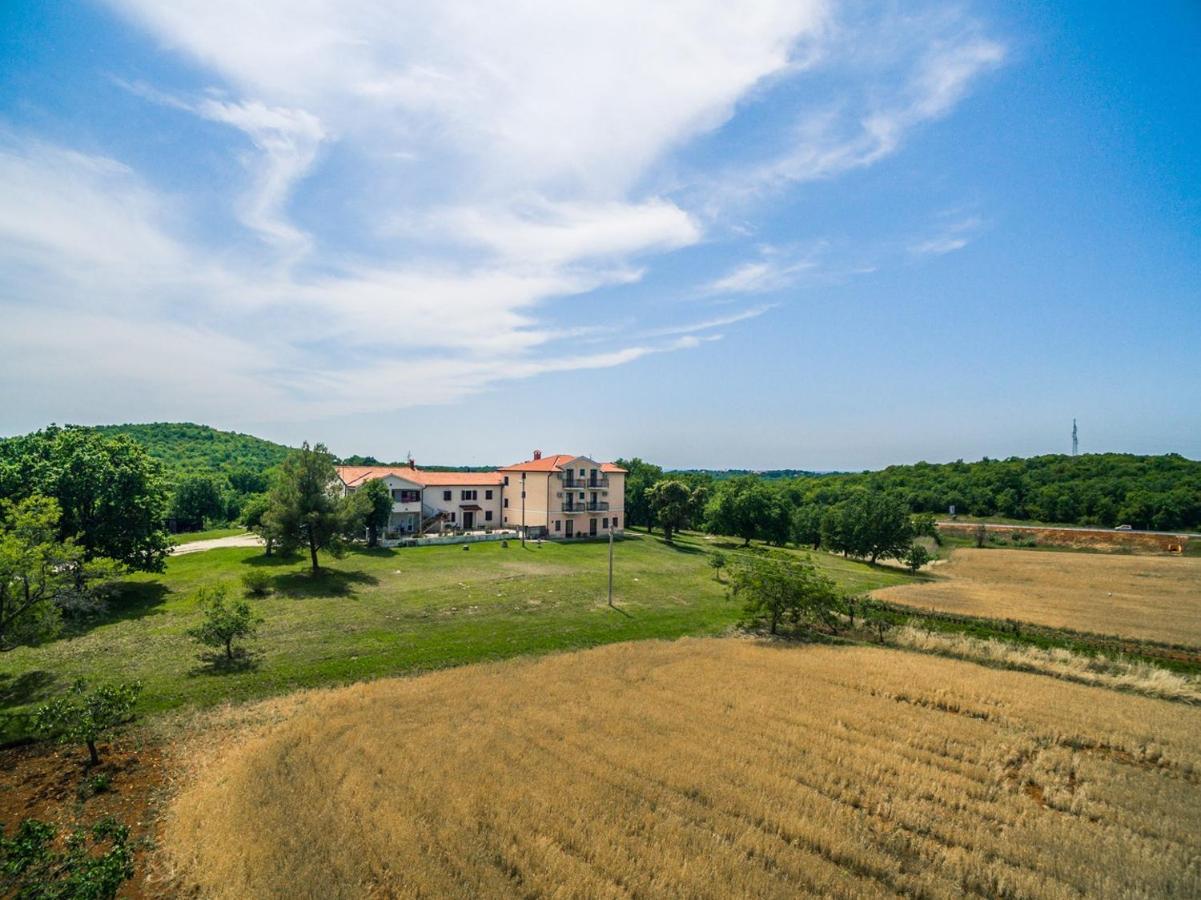 Lovely House Lindi In Πόρετς Εξωτερικό φωτογραφία