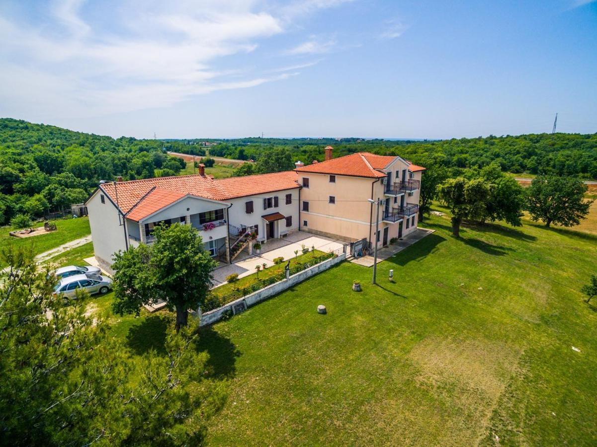 Lovely House Lindi In Πόρετς Εξωτερικό φωτογραφία