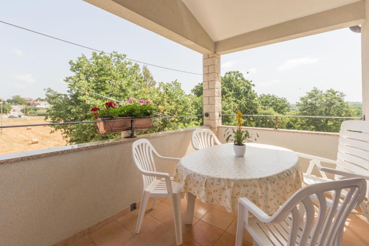 Lovely House Lindi In Πόρετς Εξωτερικό φωτογραφία