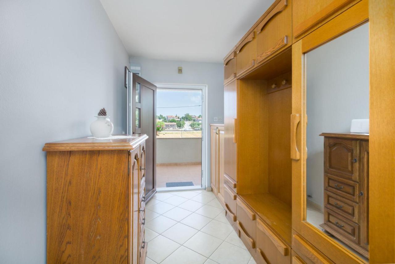 Lovely House Lindi In Πόρετς Εξωτερικό φωτογραφία